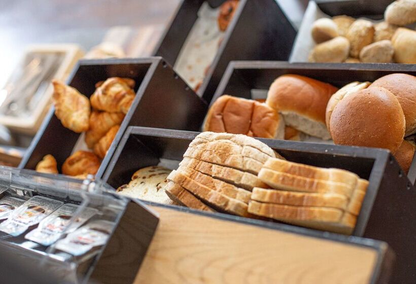 هتل Golden Tulip West Ende