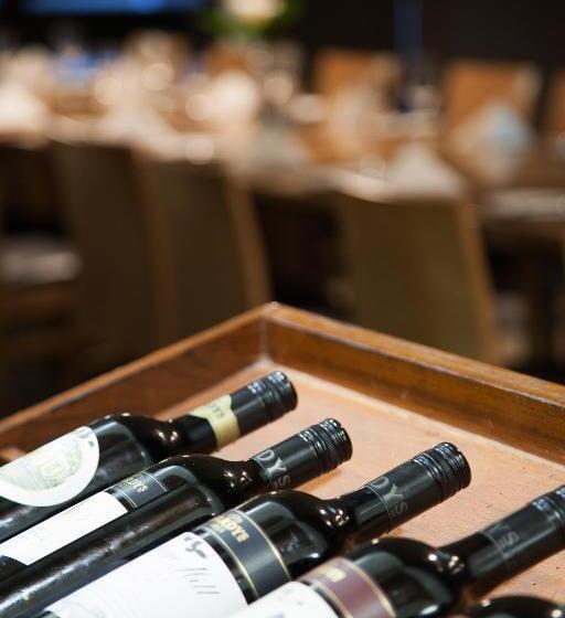 Highlander Hotel & Apartments