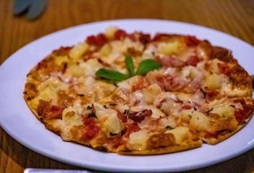 Highlander Hotel & Apartments