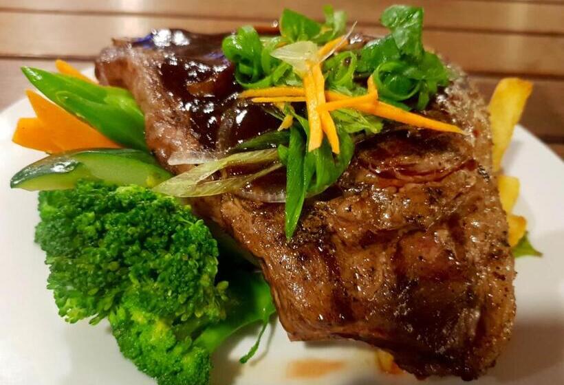 Highlander Hotel & Apartments