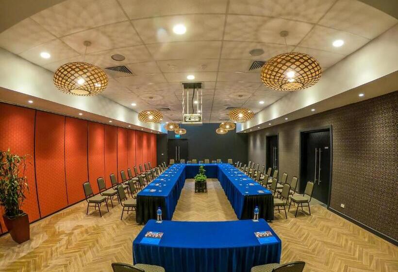 Highlander Hotel & Apartments