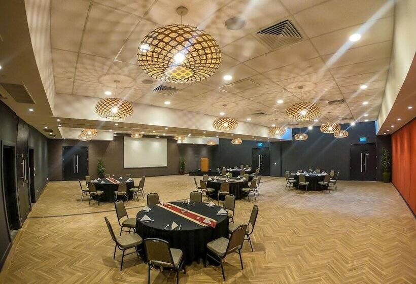 Highlander Hotel & Apartments