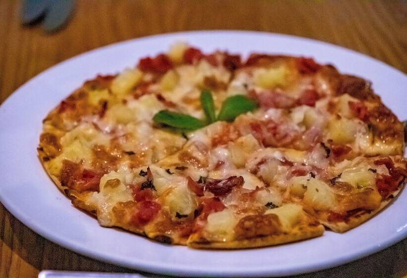 Highlander Hotel & Apartments