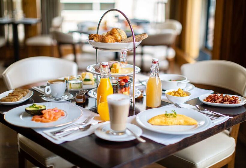 Отель Hilton Amsterdam