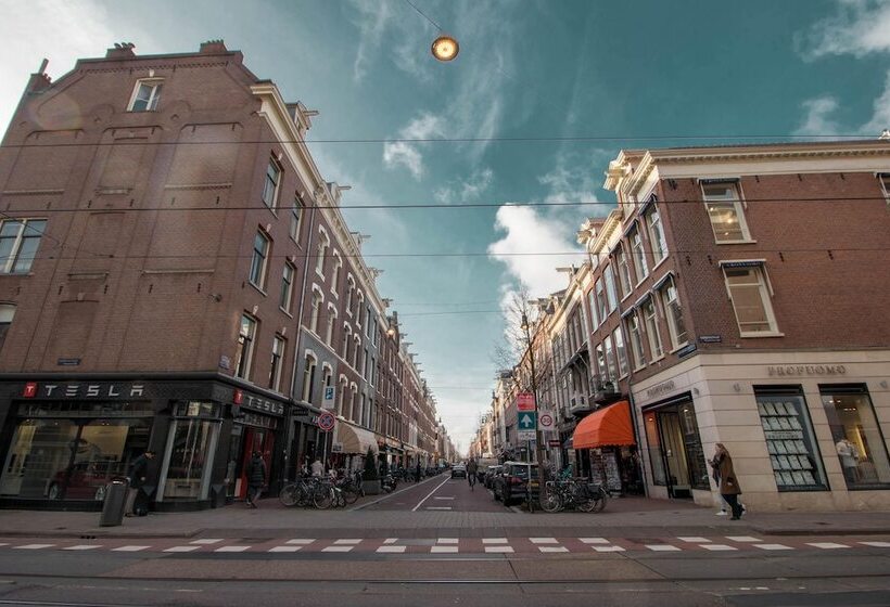 Отель Hilton Amsterdam