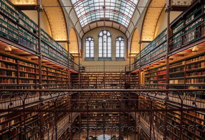 Отель Hilton Amsterdam