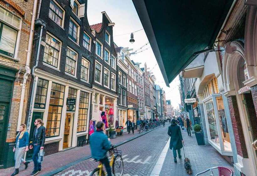 Отель Hilton Amsterdam