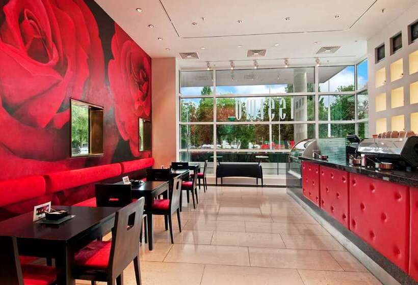 Отель Hilton Amsterdam