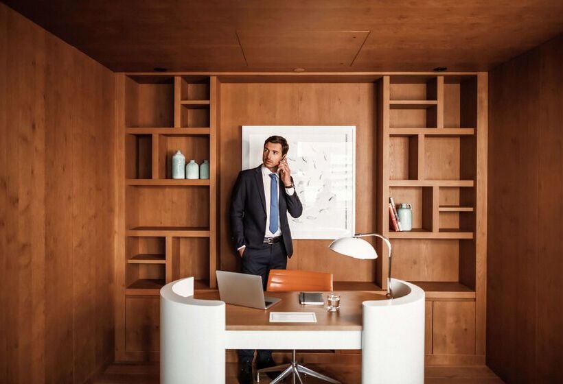 Отель Hilton Rotterdam