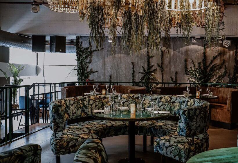 Отель Hilton Rotterdam