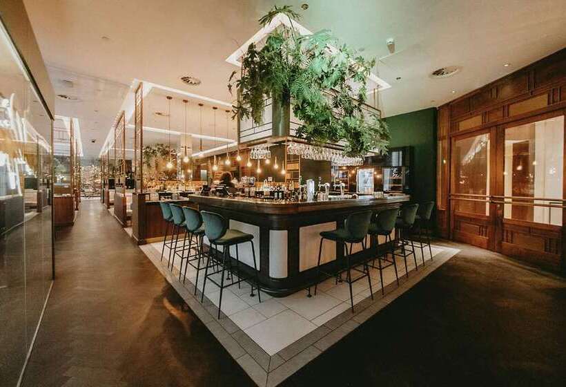 Отель Hilton Rotterdam