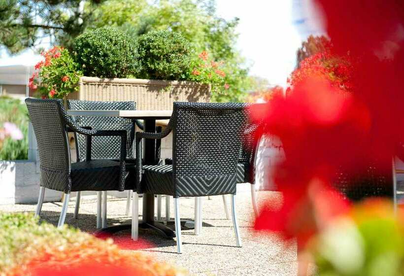 Отель Ibis Leiderdorp