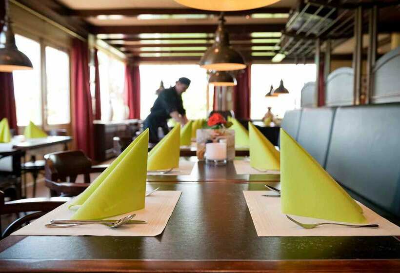 Отель Ibis Leiderdorp