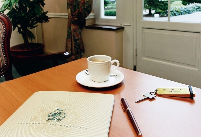 호텔 Landgoed Groot Warnsborn