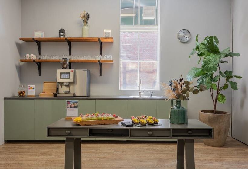 Leonardo Hotel Breda City Center