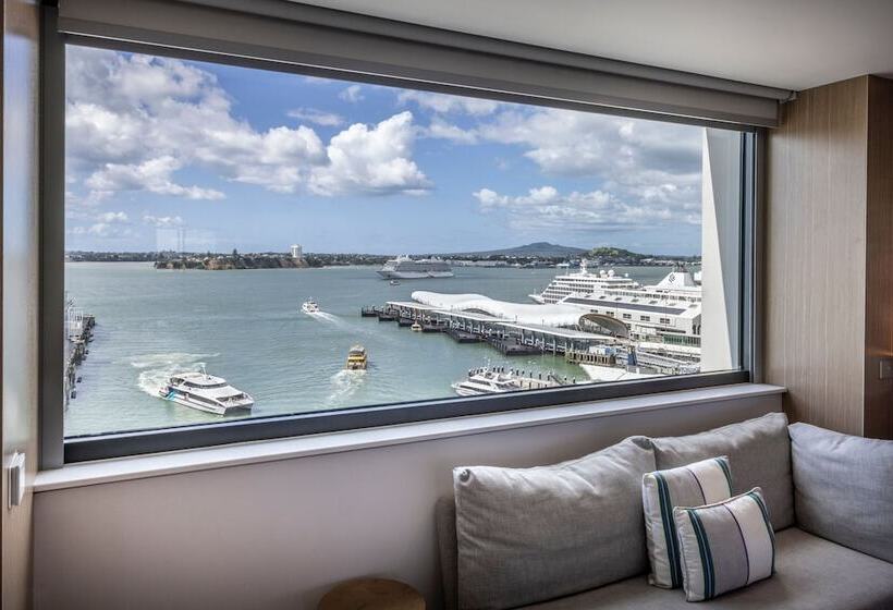 Отель M Social Auckland