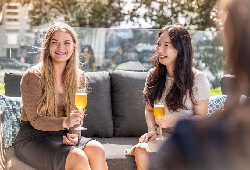 Отель M Social Auckland