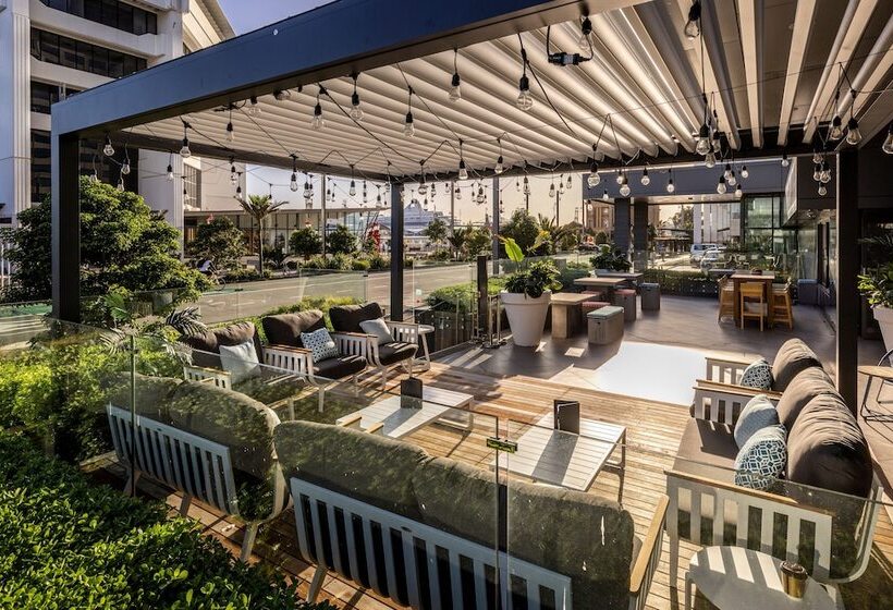 Отель M Social Auckland