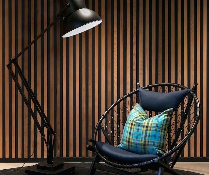 هتل Naumi  Auckland Airport