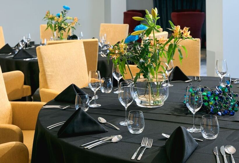 فندق Naumi  Auckland Airport