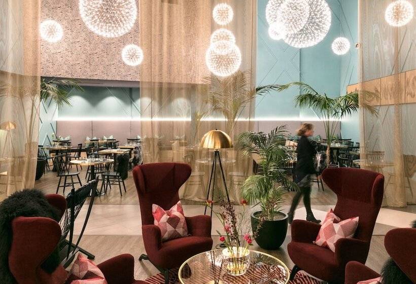 هتل Naumi  Auckland Airport