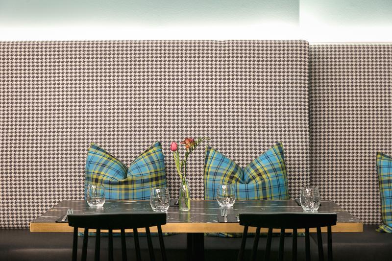 هتل Naumi  Auckland Airport