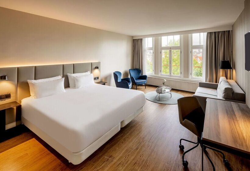 هتل NH Amsterdam Schiller