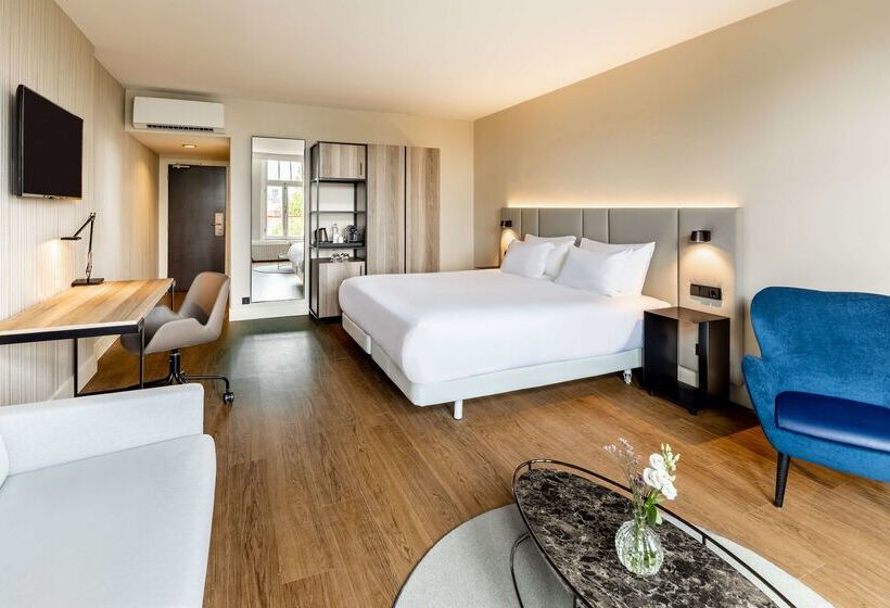 هتل NH Amsterdam Schiller