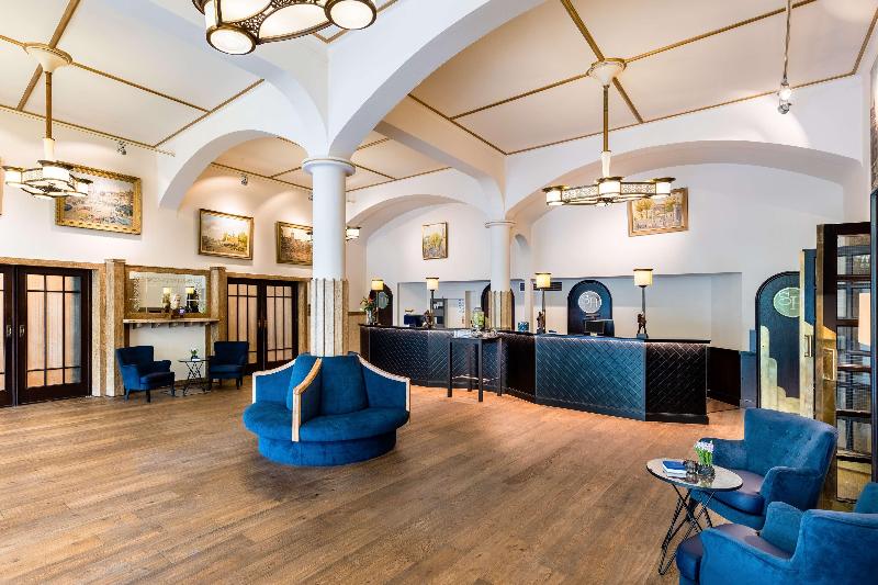 هتل NH Amsterdam Schiller