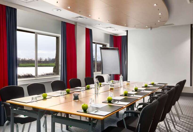 هتل NH Arnhem Rijn