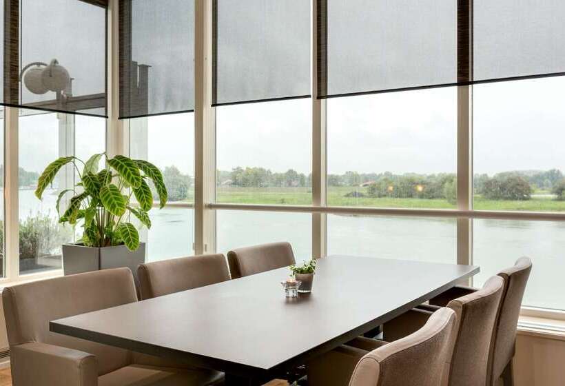 호텔 NH Arnhem Rijn