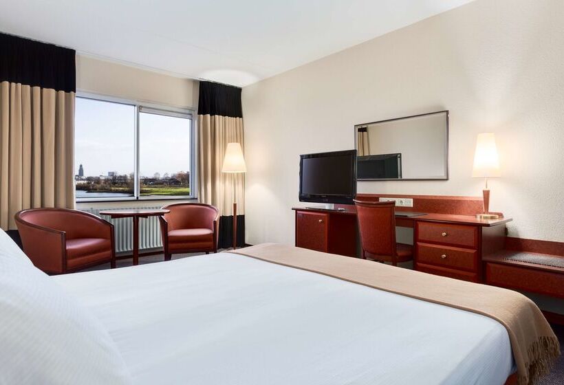 호텔 NH Arnhem Rijn