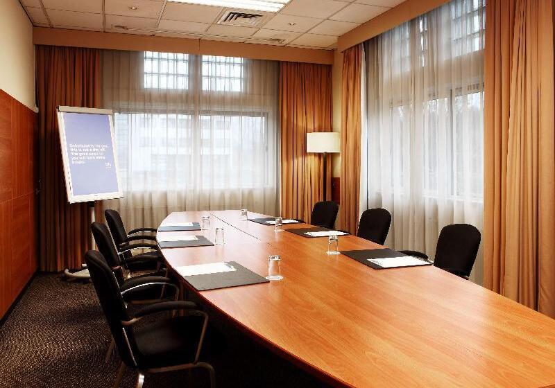 בית מלון כפרי NH Capelle Rotterdam