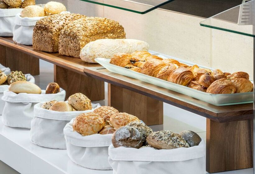 فندق NH Collection Amsterdam Flower Market