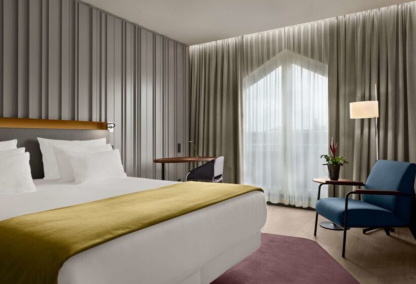 فندق NH Collection Amsterdam Flower Market