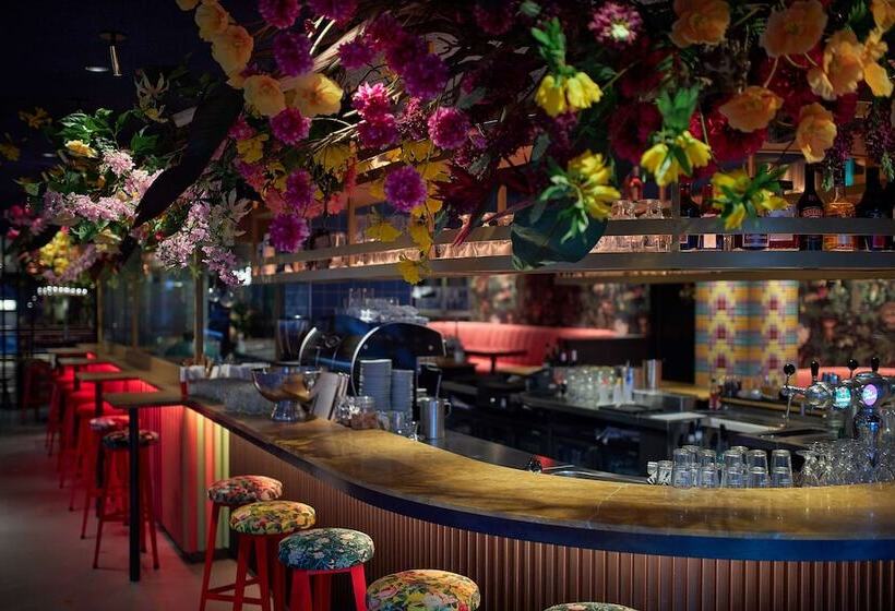 فندق NH Collection Amsterdam Flower Market