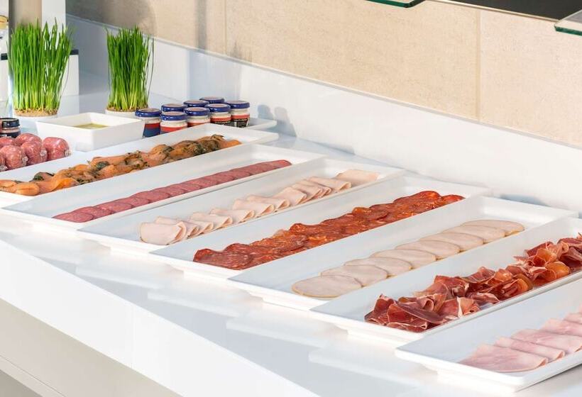 فندق NH Collection Amsterdam Flower Market