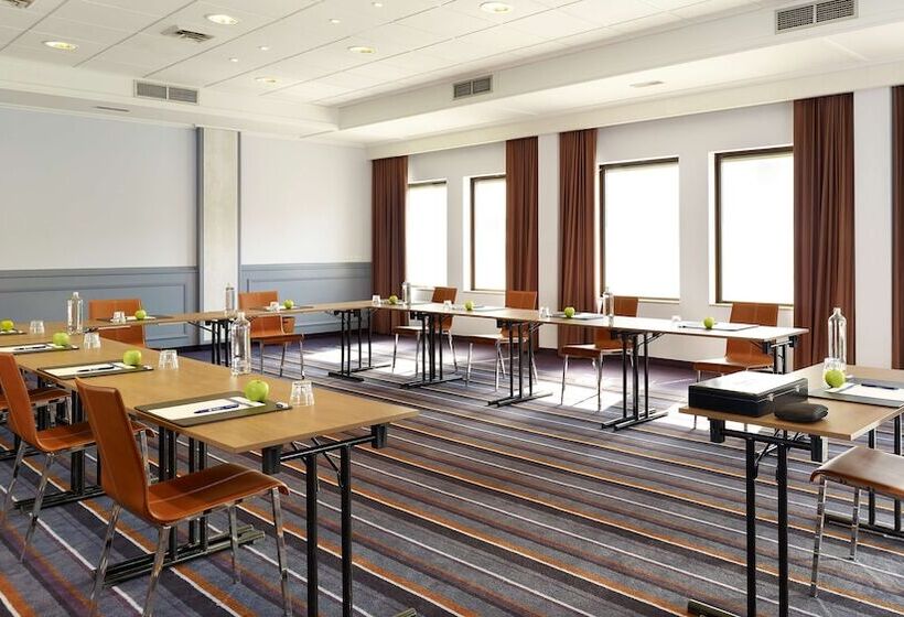 בית מלון כפרי Park Plaza Eindhoven