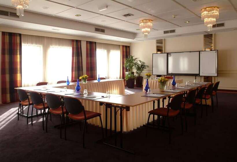 בית מלון כפרי Park Plaza Eindhoven