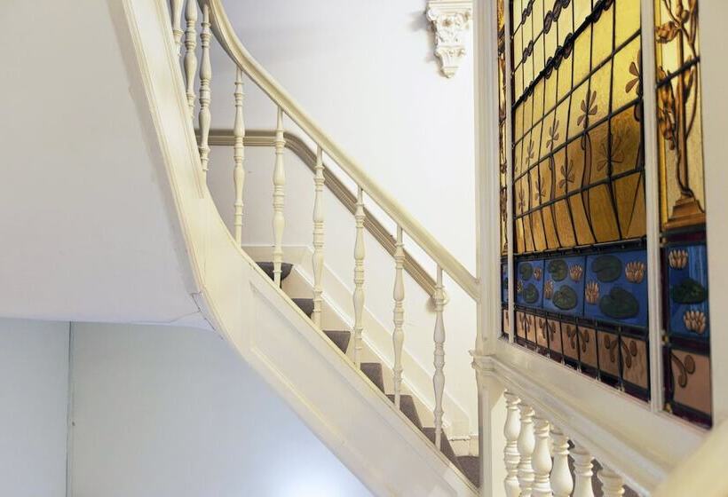 فندق Quentin England