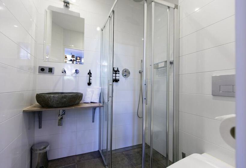 فندق Quentin England