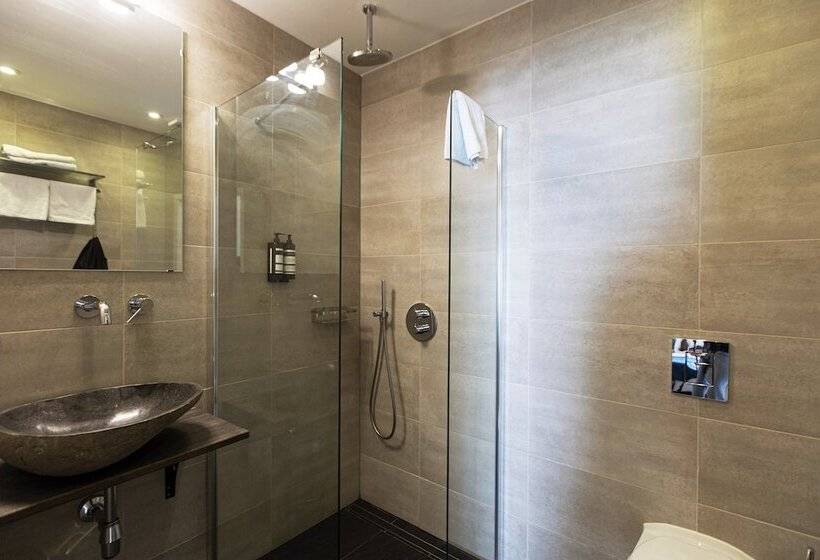 فندق Quentin England