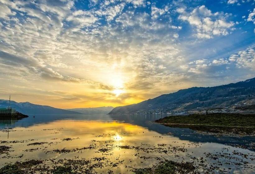 בית מלון כפרי Sognefjord