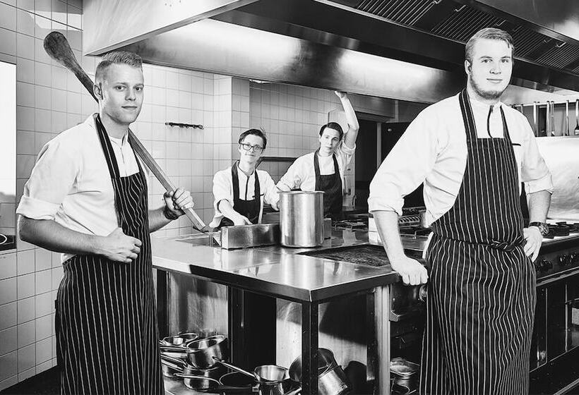 هتل Ten Cate Emmen