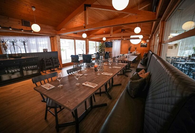 Vesterland Feriepark Hytter, Hotell Og Leikeland