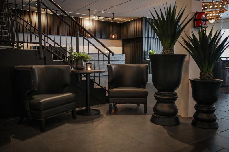 Vesterland Feriepark Hytter, Hotell Og Leikeland