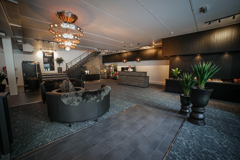 Vesterland Feriepark Hytter, Hotell Og Leikeland