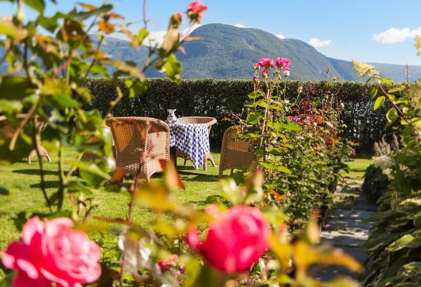 בית מלון כפרי Walaker