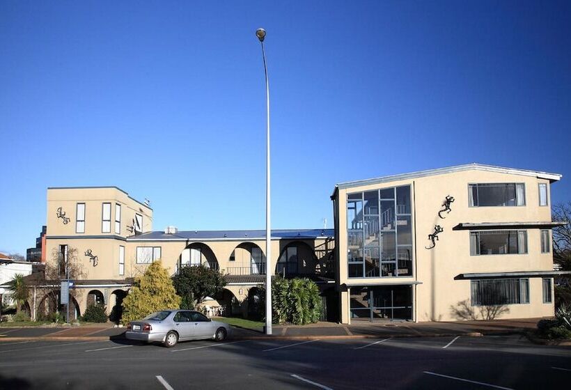 Ambassador Thermal Motel