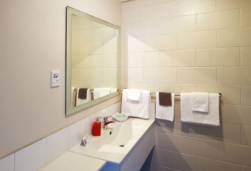 Ambassador Thermal Motel